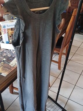 Universal Thread Charcoal Scoop Neck Top